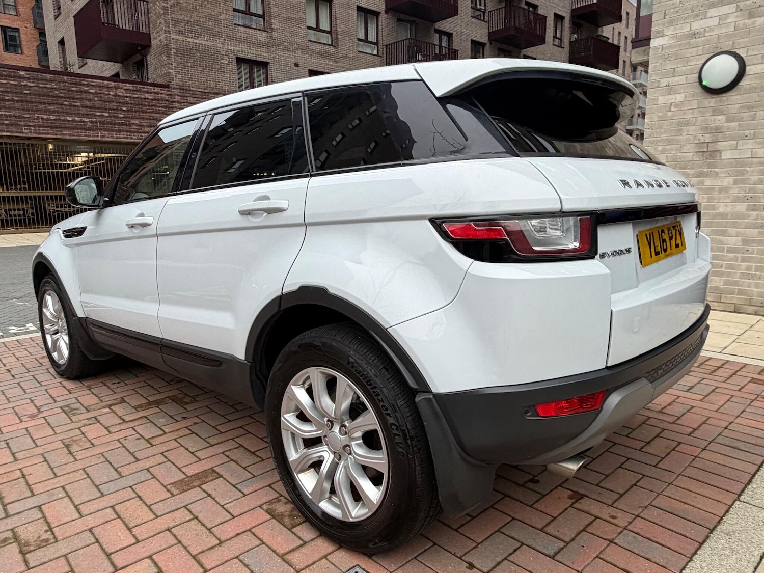 Used Land Rover Range Rover Evoque 2016 for sale - 76855994: Photo 2