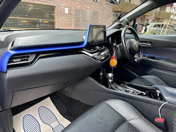 Used Toyota C-HR 2018 for sale - 75696977: Photo