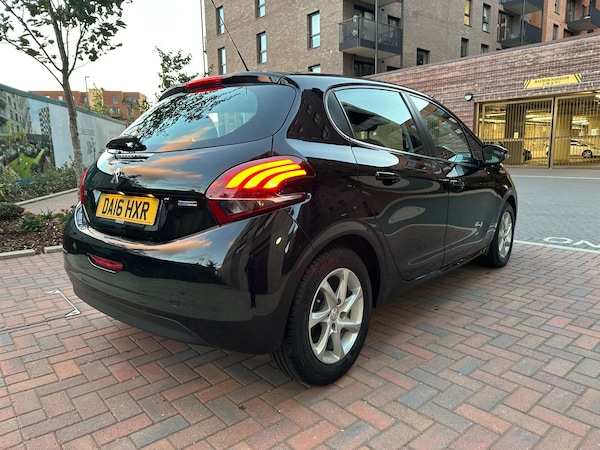 Used Peugeot 208 2016 for sale - 76020845: Photo 21