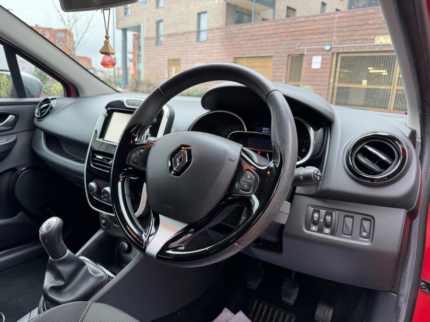 Used Renault Clio 2015 for sale - 77564627: Photo 16