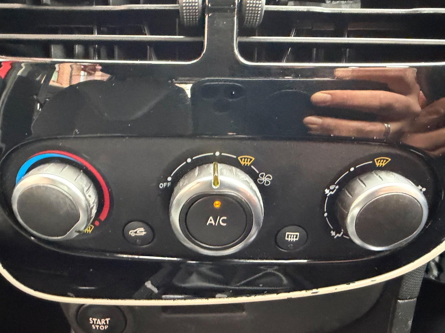 Used Renault Clio 2015 for sale - 77564627: Photo 23