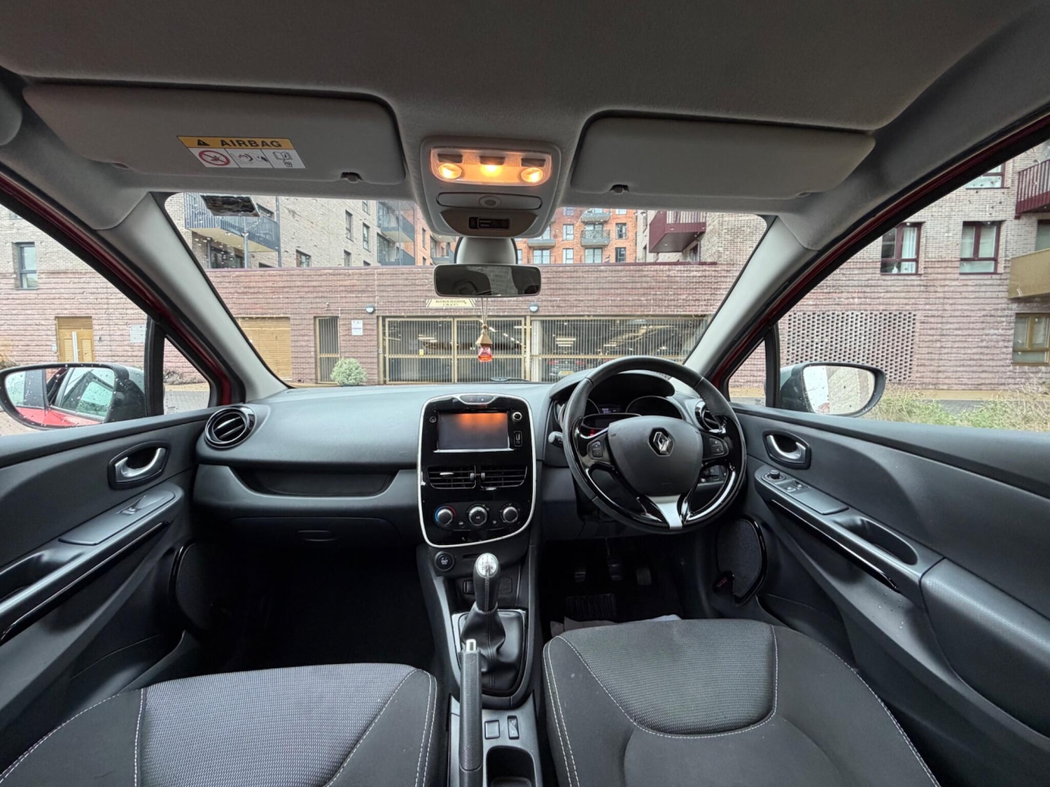 Used Renault Clio 2015 for sale - 77564627: Photo 3