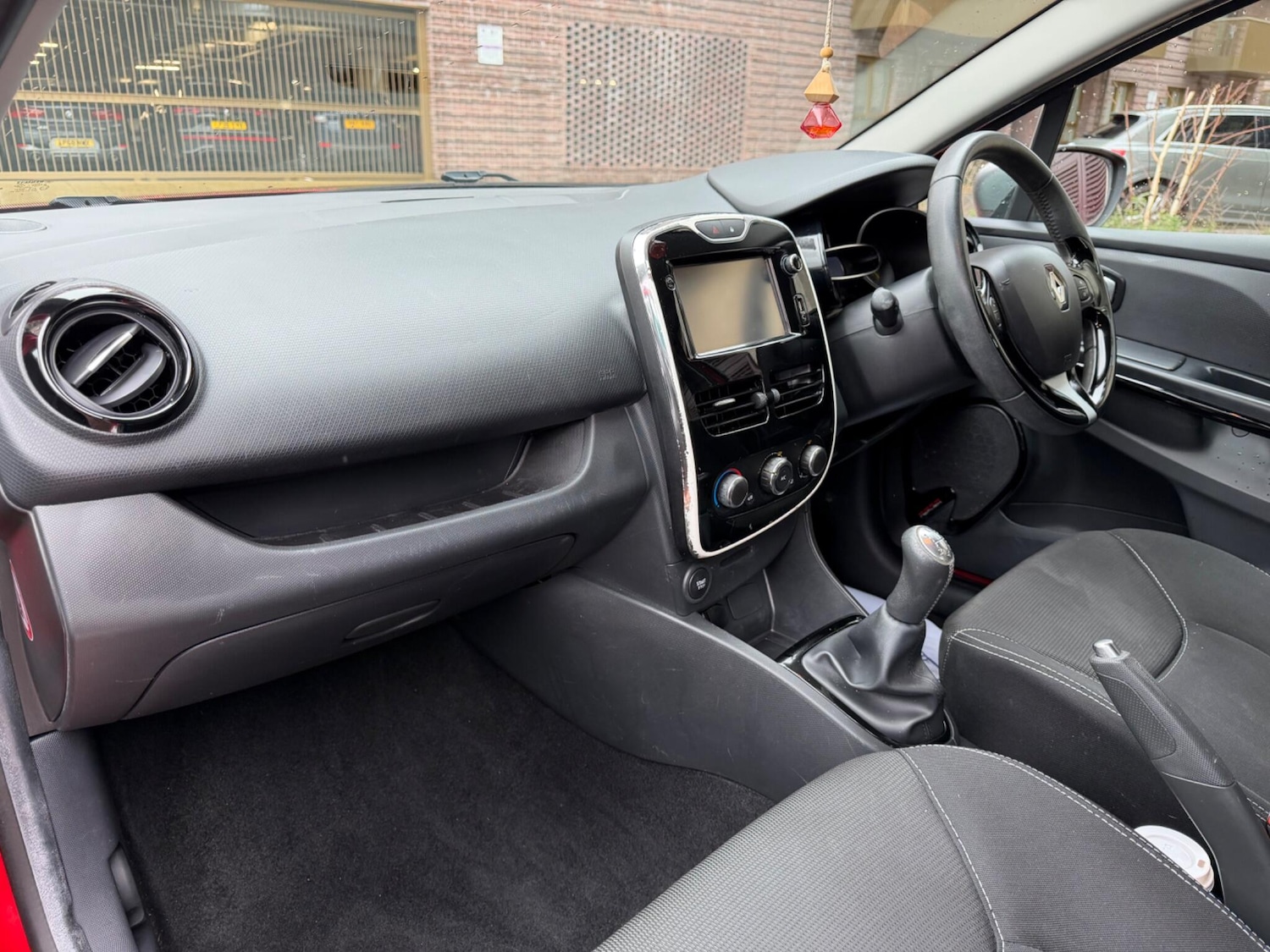 Used Renault Clio 2015 for sale - 77564627: Photo 4