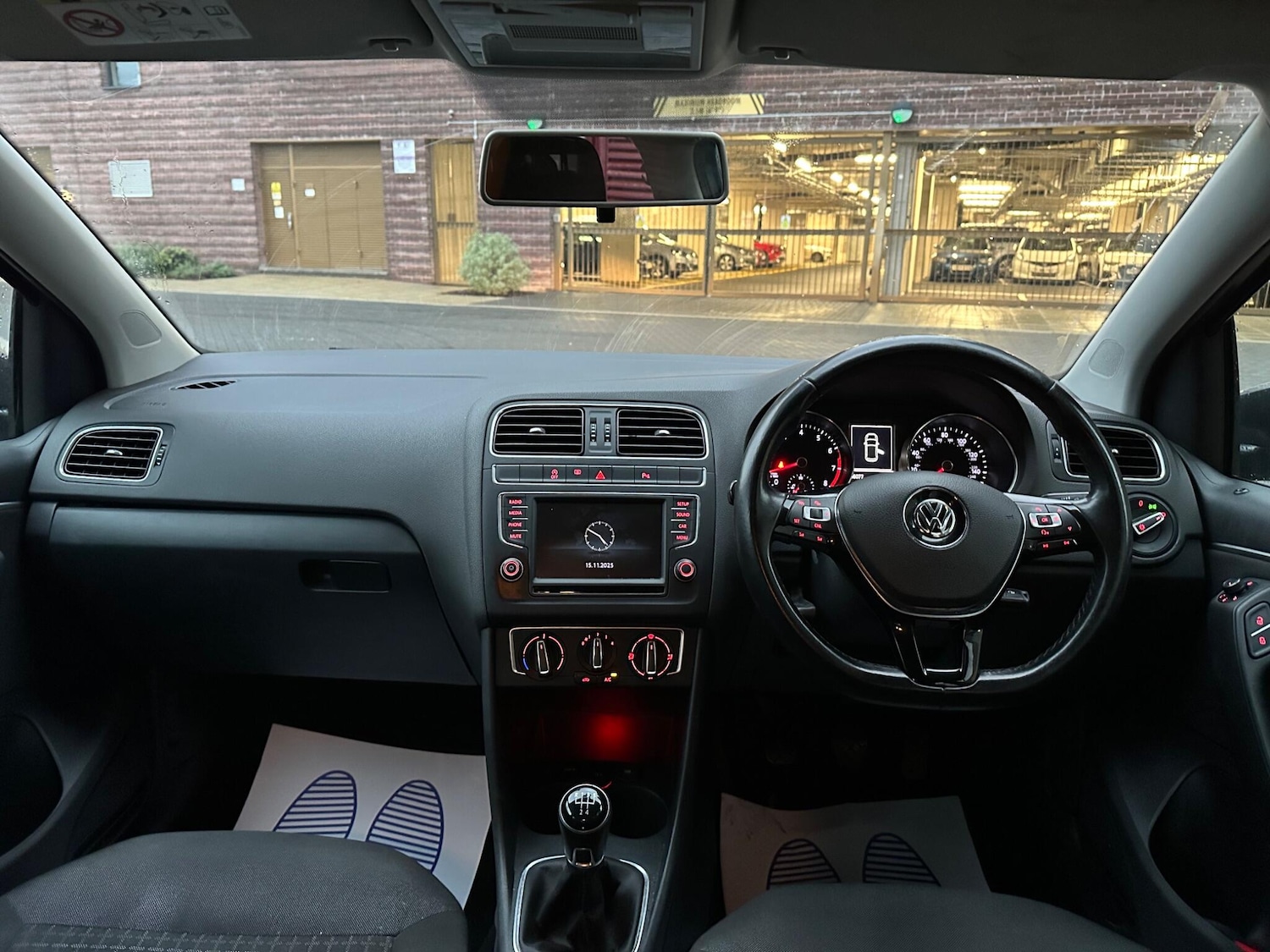 Used Volkswagen Polo 2016 for sale - 76992232: Photo 3