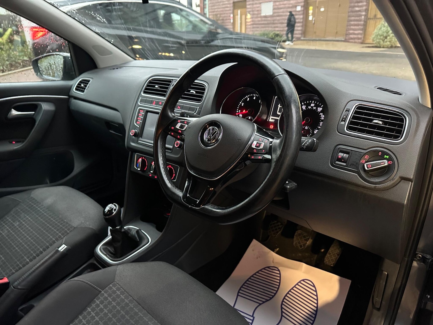 Used Volkswagen Polo 2016 for sale - 76992232: Photo 4