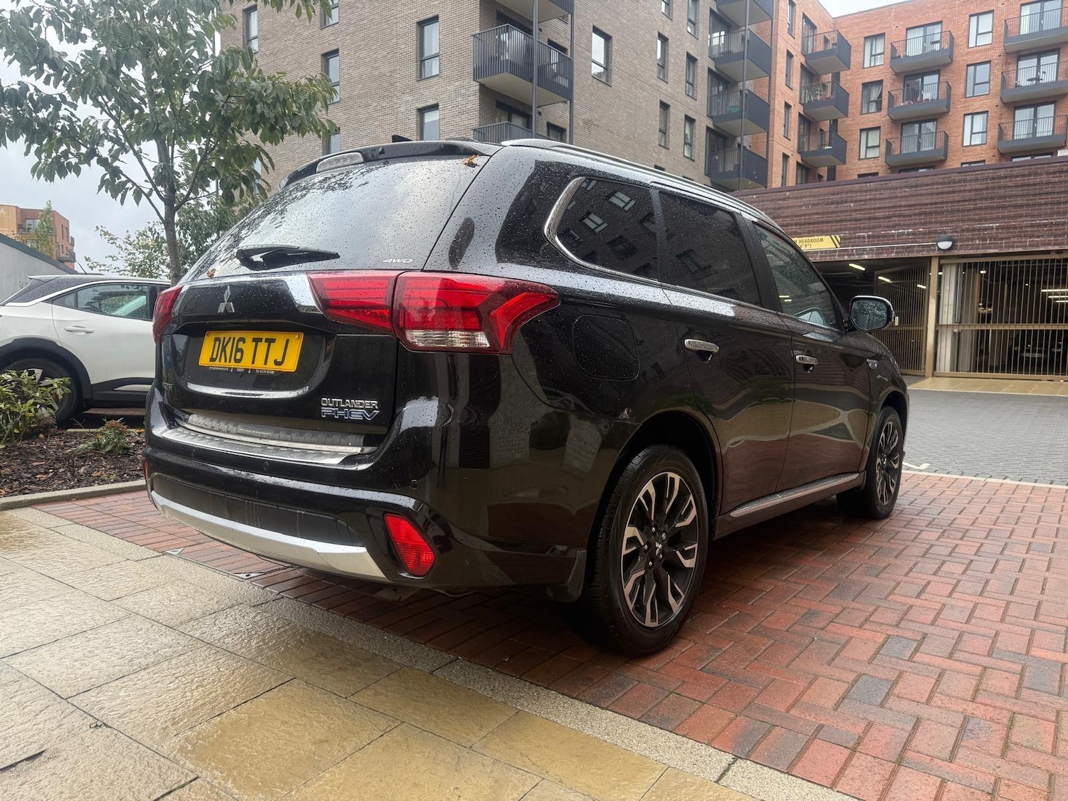 Used Mitsubishi Outlander 2016 for sale - 76337802: Photo 9