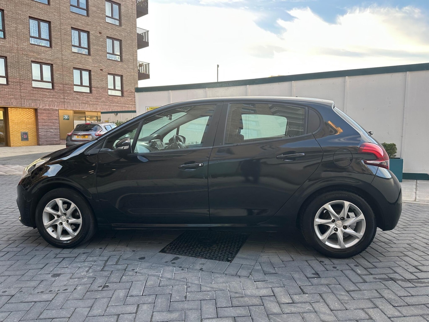 Used Peugeot 208 2016 for sale - 76714196: Photo 12