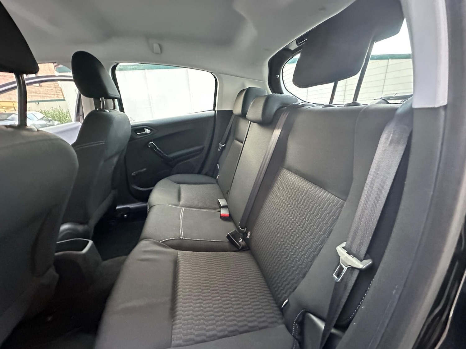 Used Peugeot 208 2016 for sale - 76714196: Photo 15