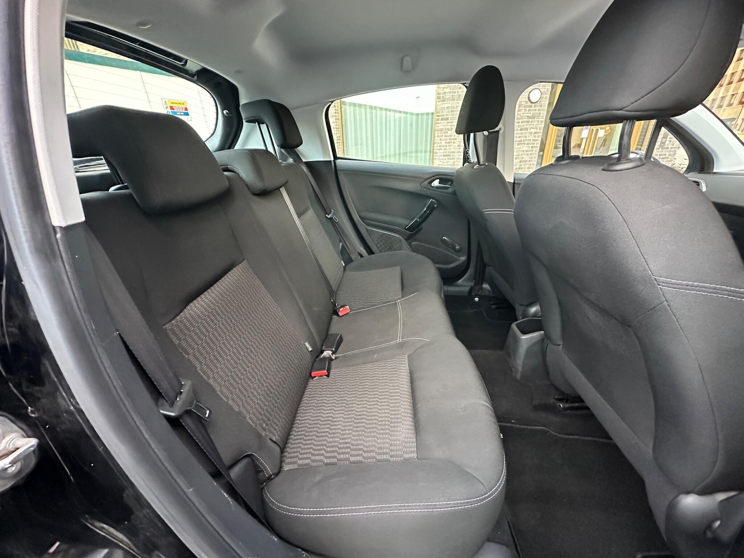 Used Peugeot 208 2016 for sale - 76714196: Photo 16