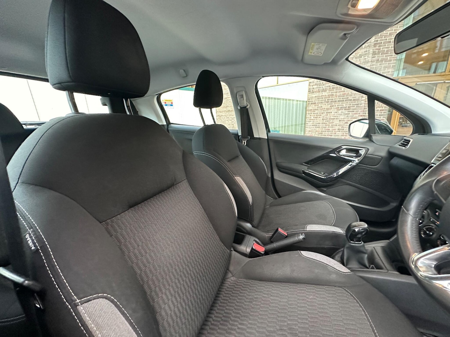 Used Peugeot 208 2016 for sale - 76714196: Photo 21