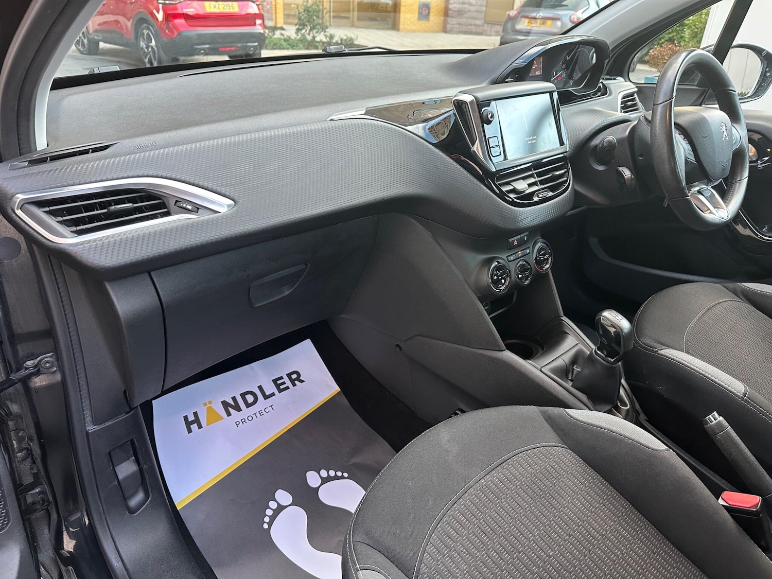 Used Peugeot 208 2016 for sale - 76714196: Photo 3