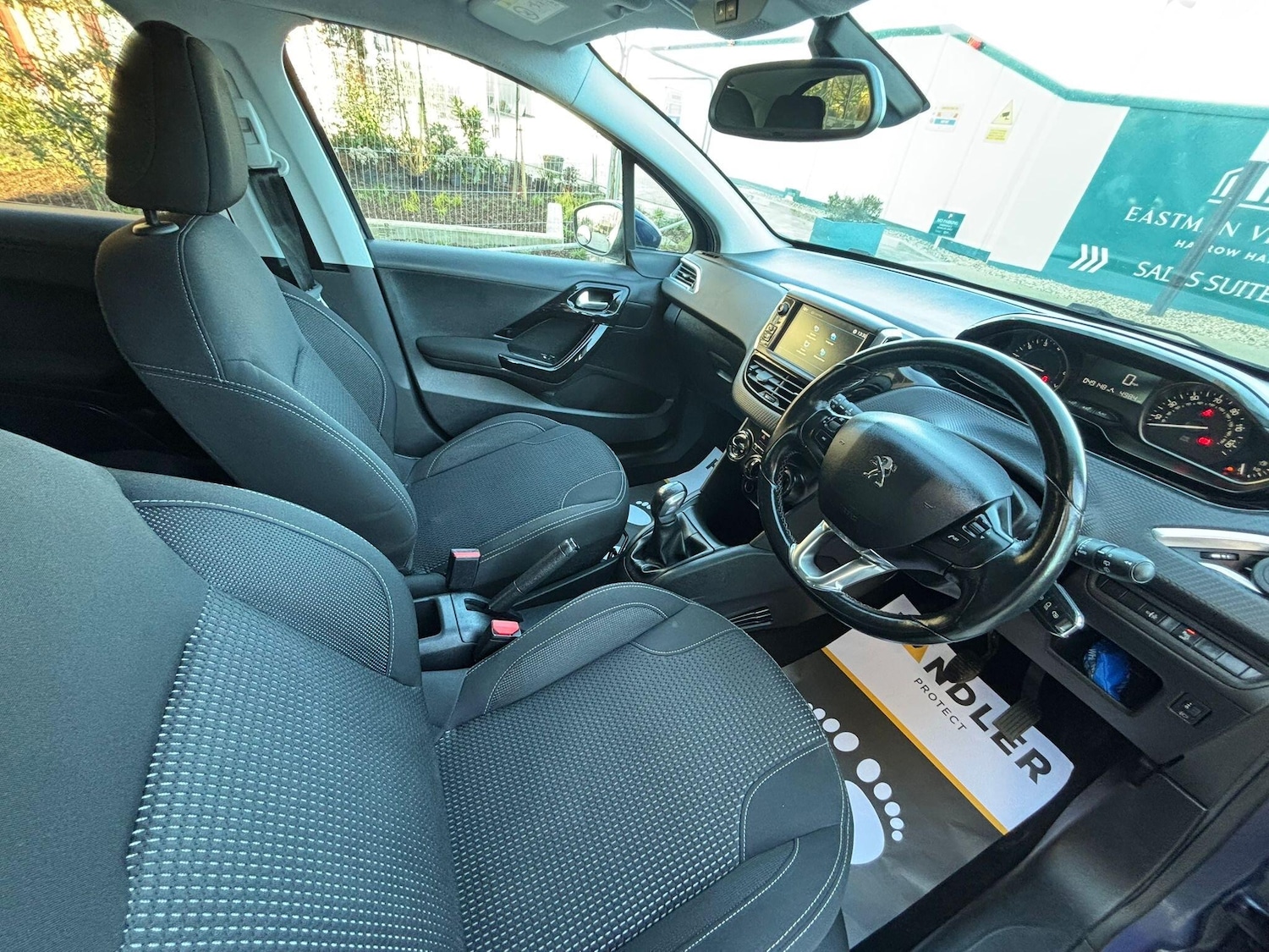 Used Peugeot 208 2017 for sale - 77940375: Photo 35