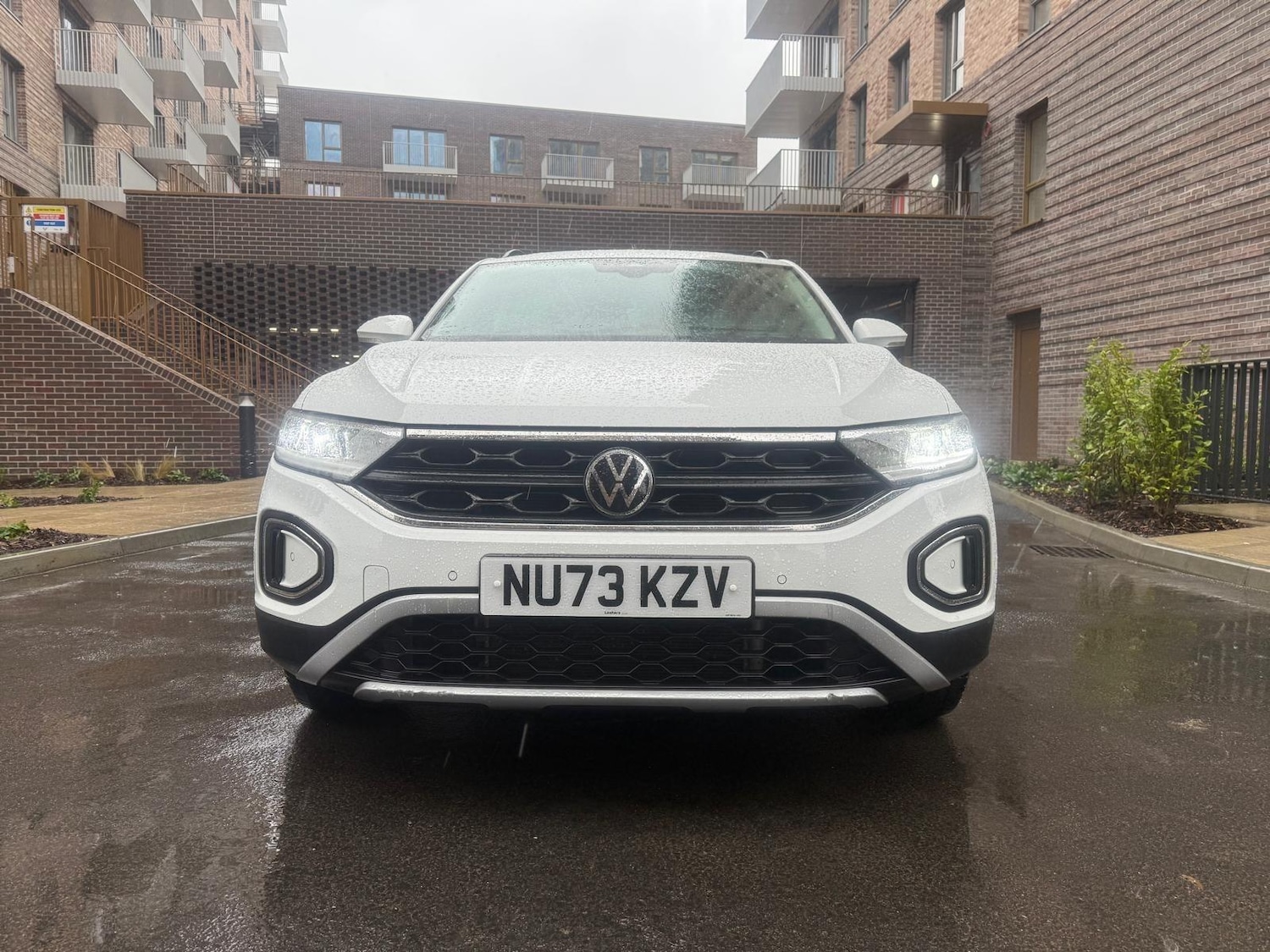 Used Volkswagen T-Roc 2023 for sale - 76991619: Photo 13