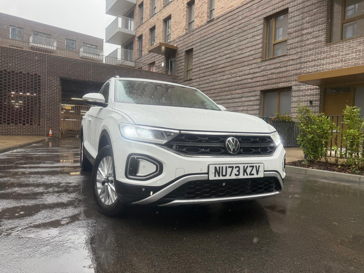 Used Volkswagen T-Roc 2023 for sale - 76991619: Photo 14