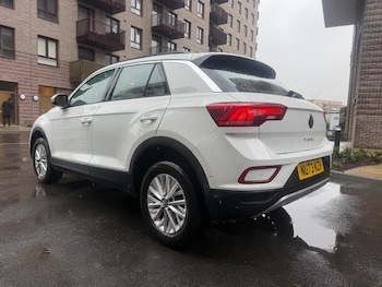 Used Volkswagen T-Roc 2023 for sale - 76991619: Photo