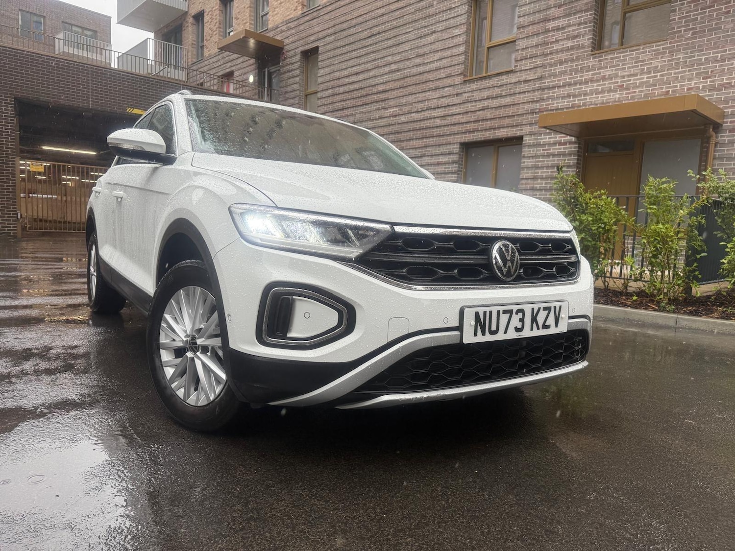 Used Volkswagen T-Roc 2023 for sale - 76991619: Photo 9