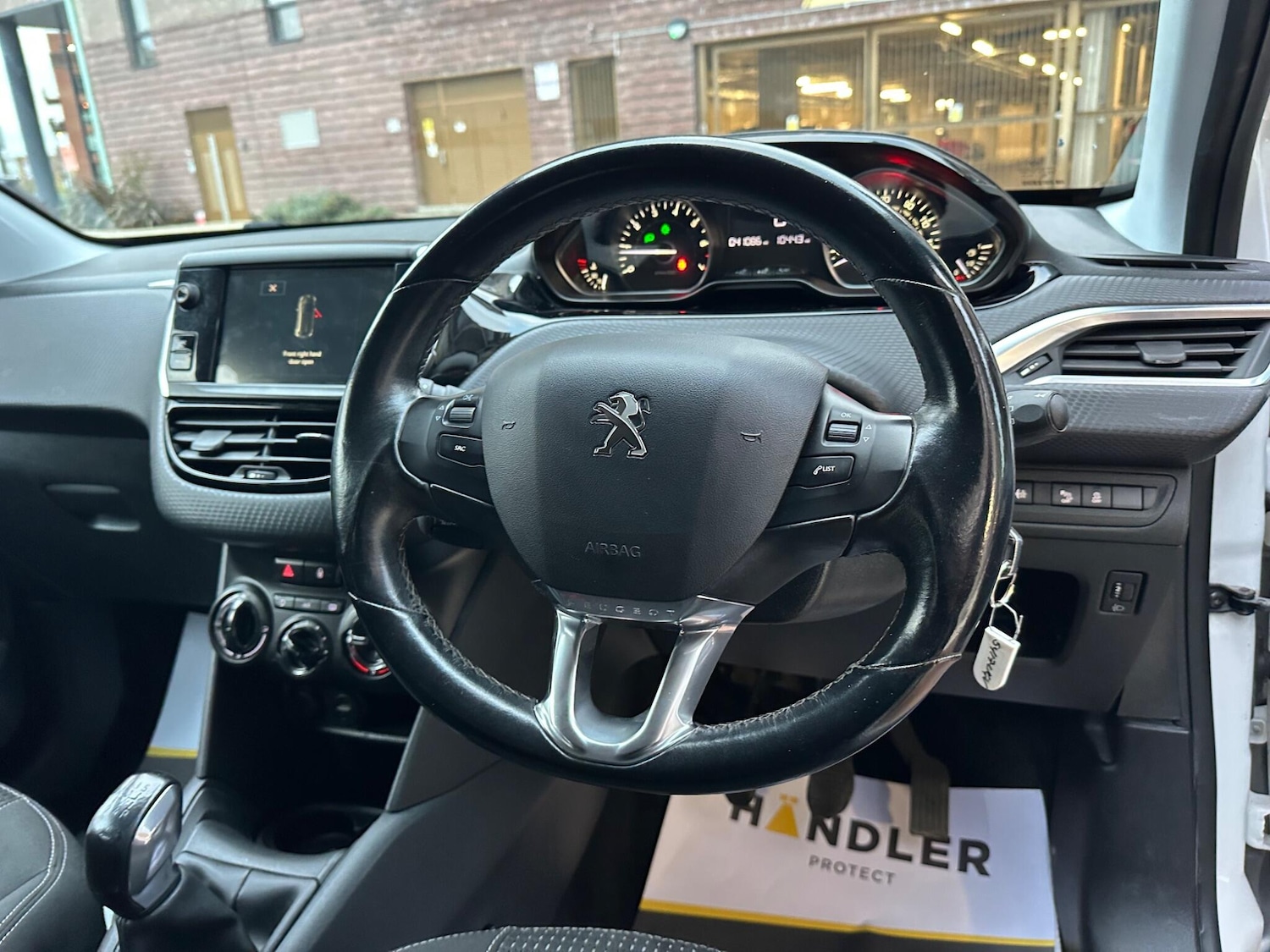 Used Peugeot 208 2017 for sale - 76714472: Photo 3