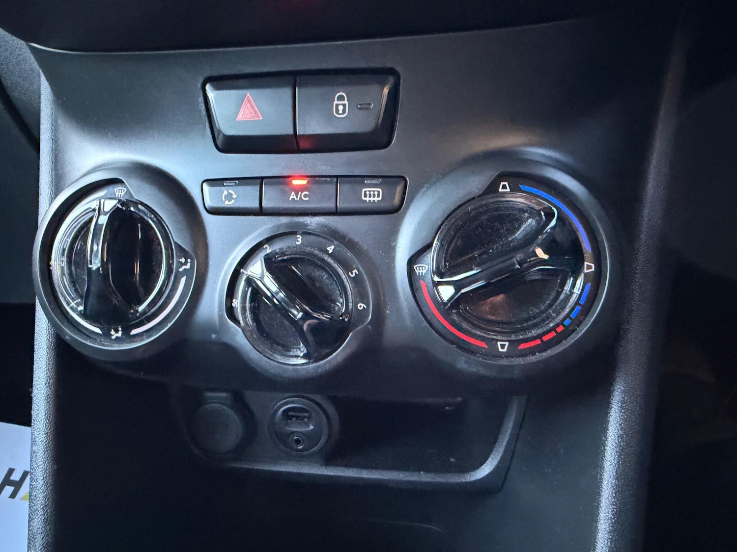 Used Peugeot 208 for sale - 77267113: Photo 24