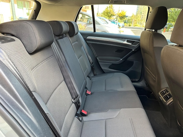 Used Volkswagen Golf 2017 for sale - 76121856: Photo 24