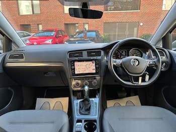 Used Volkswagen Golf 2017 for sale - 76121856: Photo 3