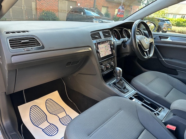 Used Volkswagen Golf 2017 for sale - 76121856: Photo 4