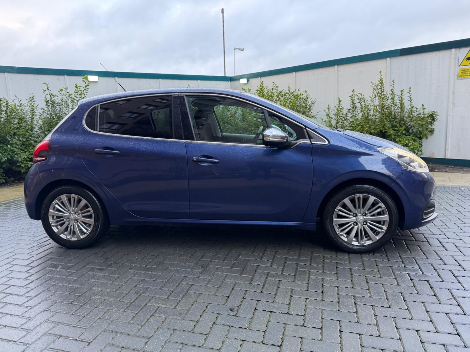 Used Peugeot 208 2017 for sale - 77468389: Photo 18