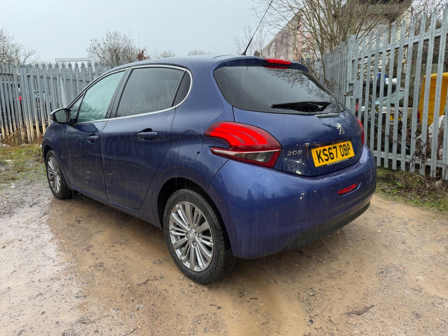 Used Peugeot 208 2017 for sale - 77468389: Photo 2