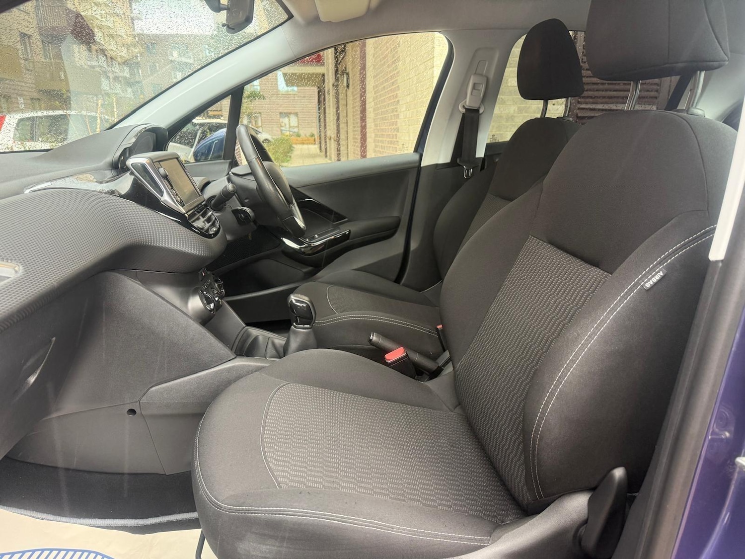 Used Peugeot 208 2017 for sale - 77468389: Photo 41