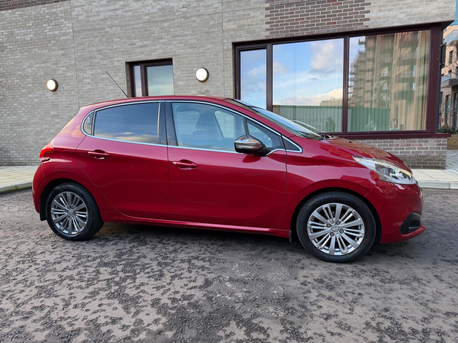 Used Peugeot 208 2016 for sale - 77359181: Photo 18