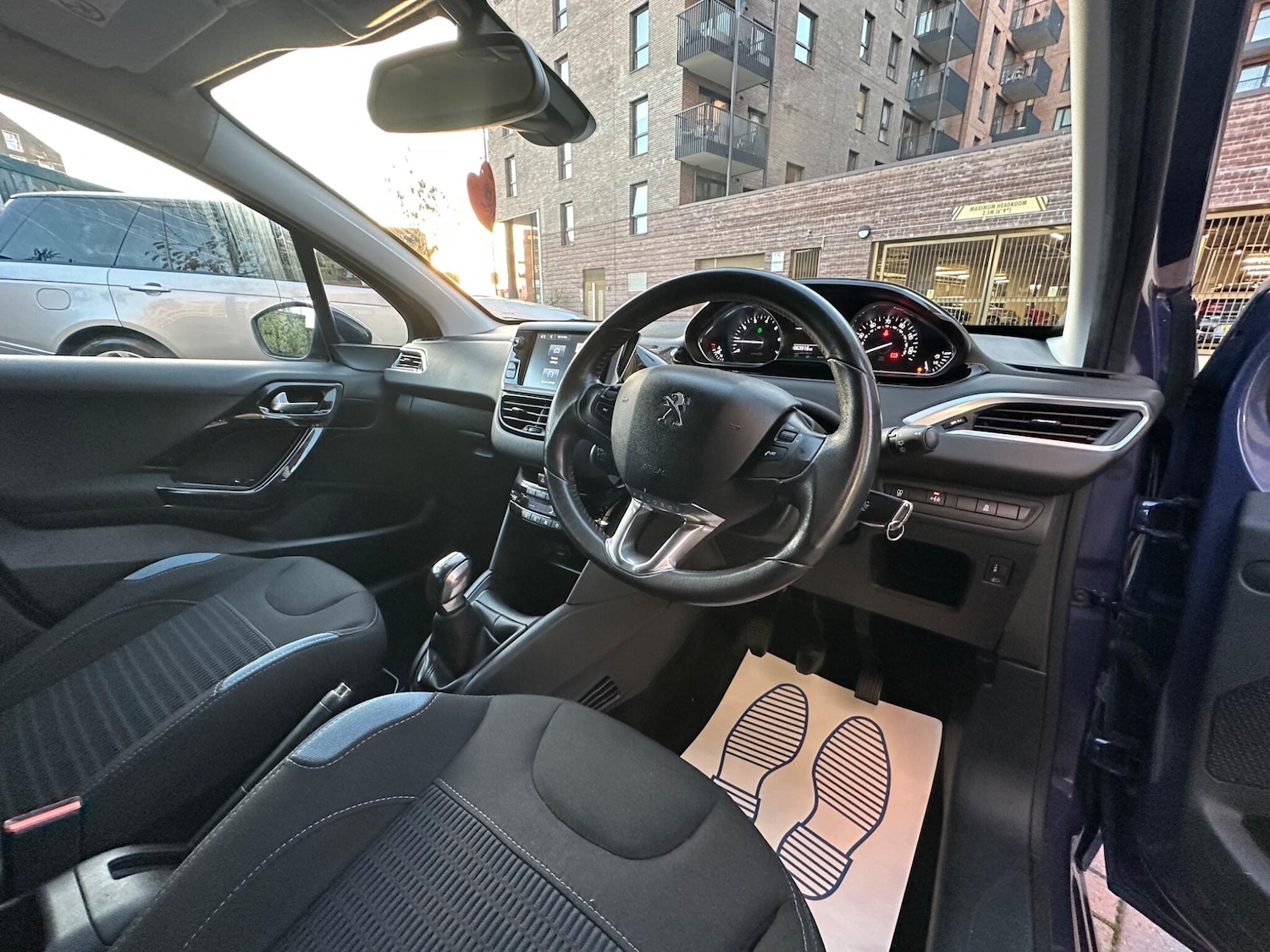 Used Peugeot 208 2015 for sale - 76608522: Photo 19