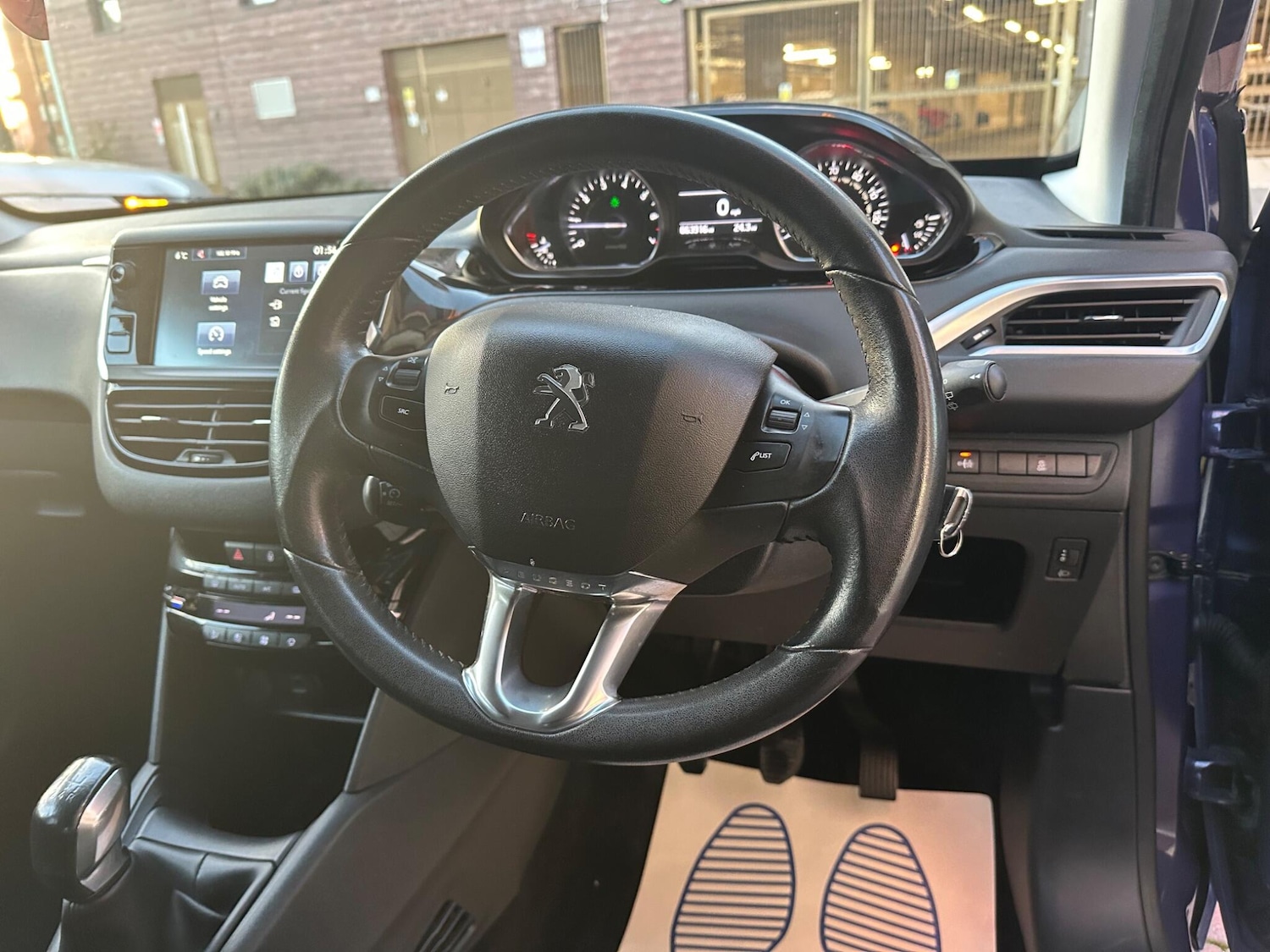 Used Peugeot 208 2015 for sale - 76608522: Photo 20