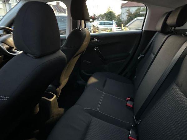 Used Peugeot 208 2017 for sale - 76175618: Photo 10