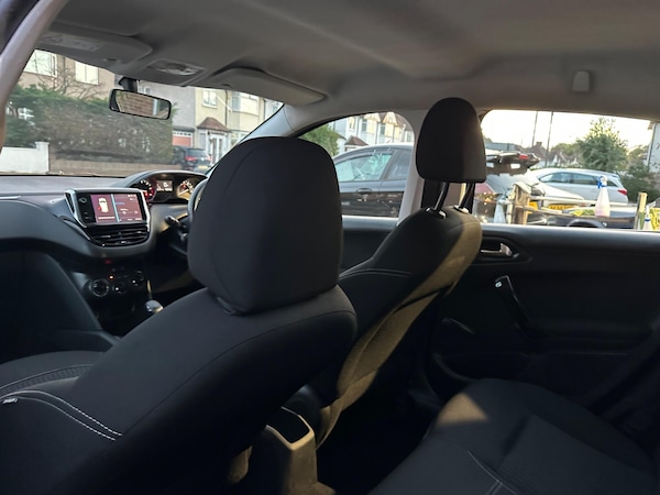 Used Peugeot 208 2017 for sale - 76175618: Photo 15
