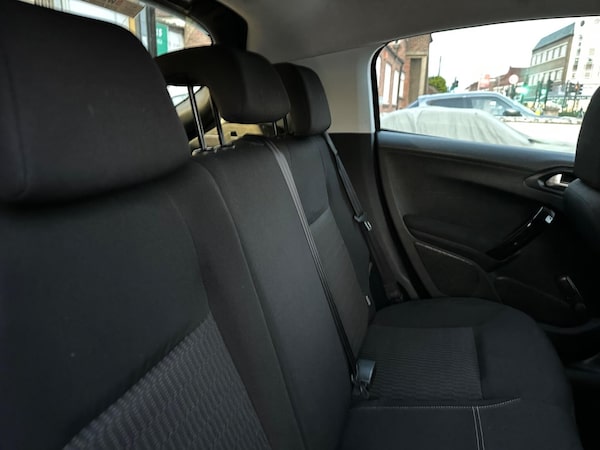 Used Peugeot 208 2017 for sale - 76175618: Photo 16