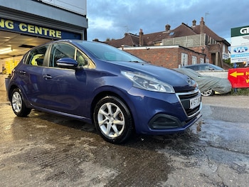 Peugeot - 208