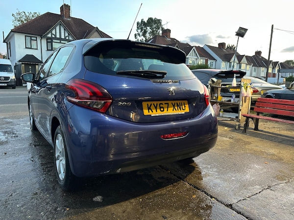 Used Peugeot 208 2017 for sale - 76175618: Photo 8