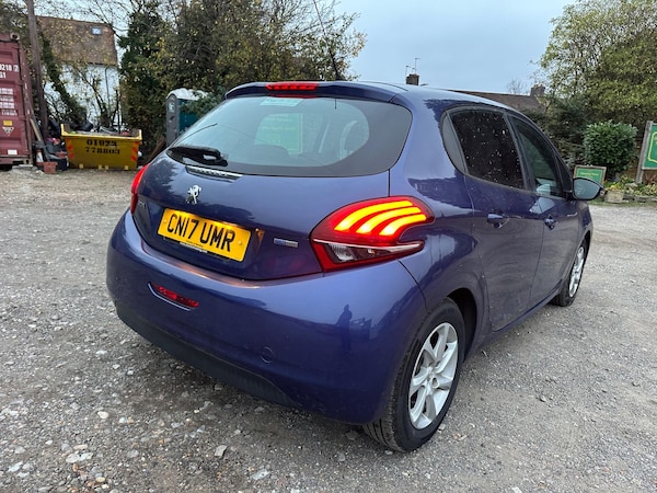 Used Peugeot 208 2017 for sale - 76270263: Photo 2