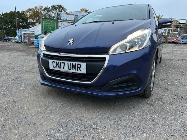 Used Peugeot 208 2017 for sale - 76270263: Photo 5