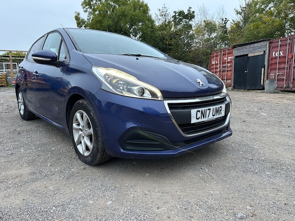 Used Peugeot 208 2017 for sale - 76270263: Photo 8