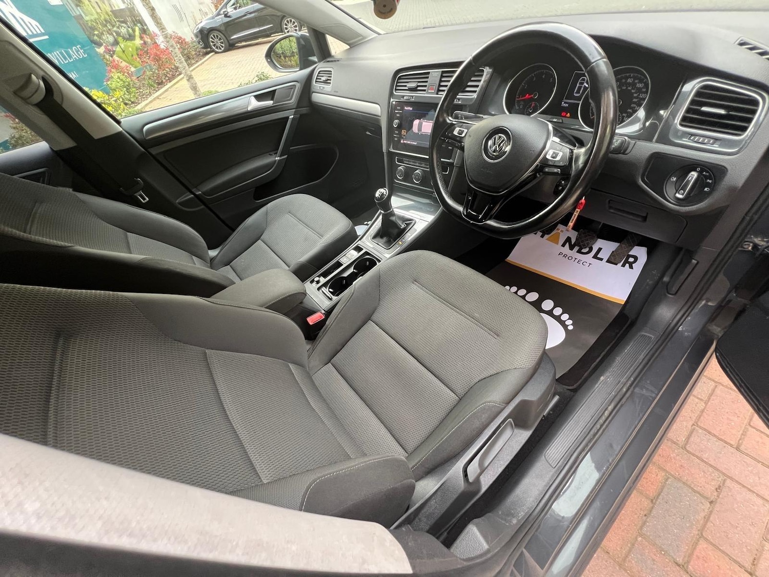 Used Volkswagen Golf 2018 for sale - 78007335: Photo 26