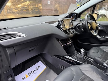 Used Peugeot 2008 2015 for sale - 76781949: Photo