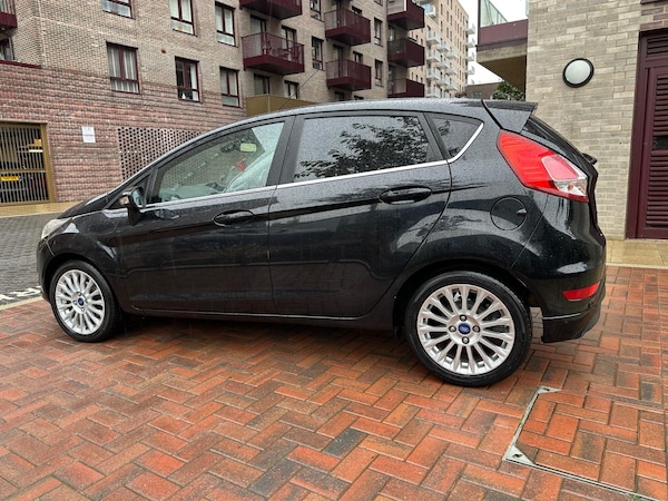 Used Ford Fiesta 2015 for sale - 76167419: Photo 14
