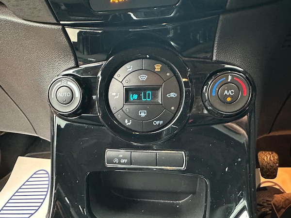 Used Ford Fiesta 2015 for sale - 76167419: Photo 27