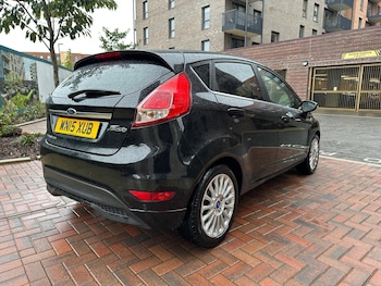 Used Ford Fiesta 2015 for sale - 76167419: Photo 2