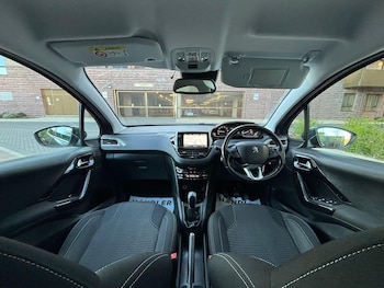 Used Peugeot 208 2019 for sale - 77977972: Photo