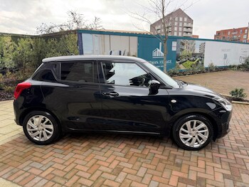 Used Suzuki Swift 2021 for sale - 77550595: Photo