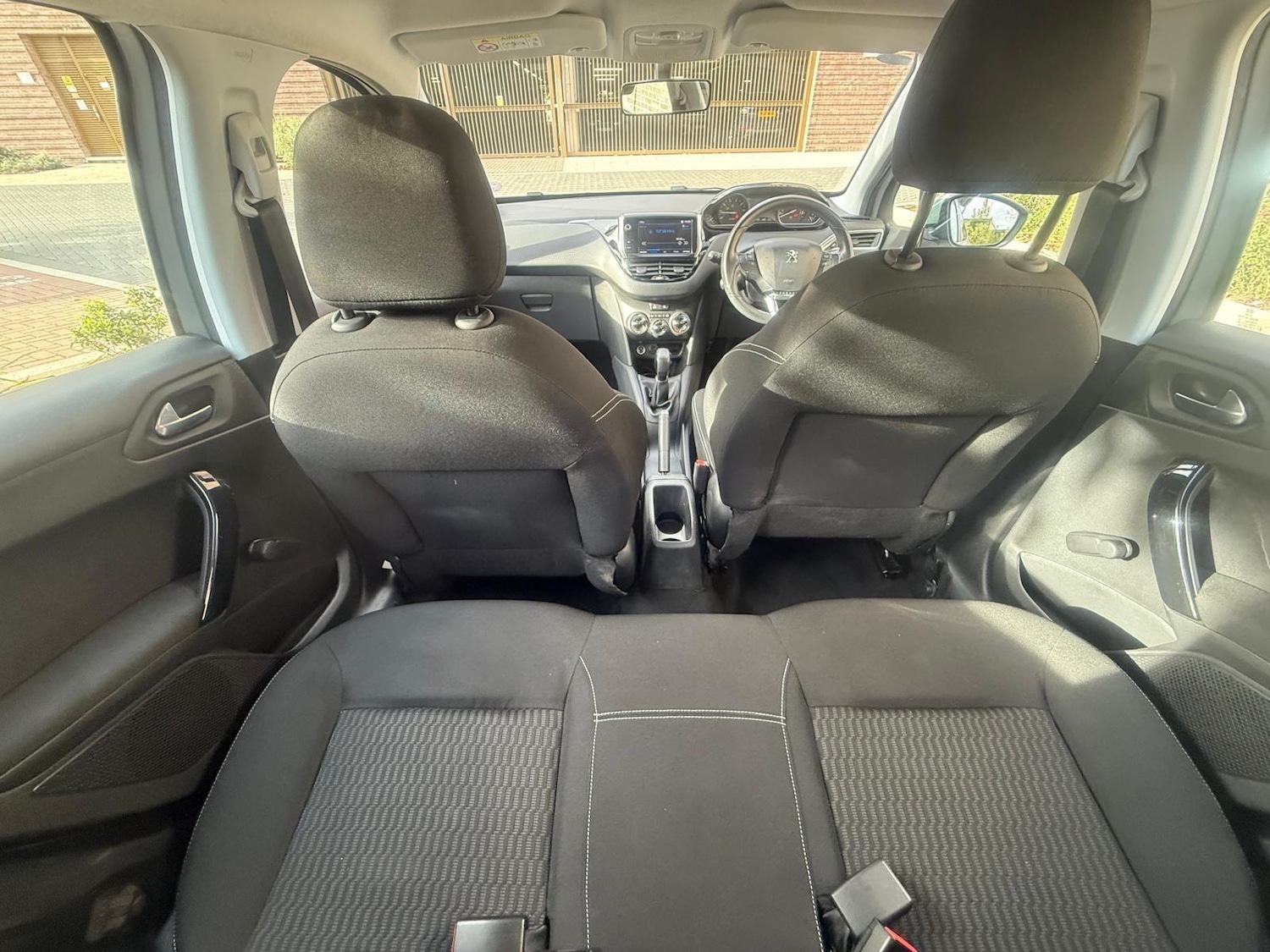 Used Peugeot 208 2017 for sale - 76457132: Photo 10