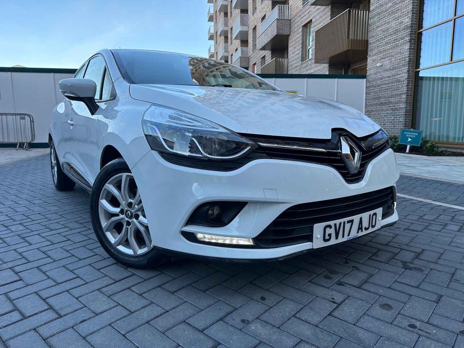 Used Renault Clio 2017 for sale - 76702063: Photo 1