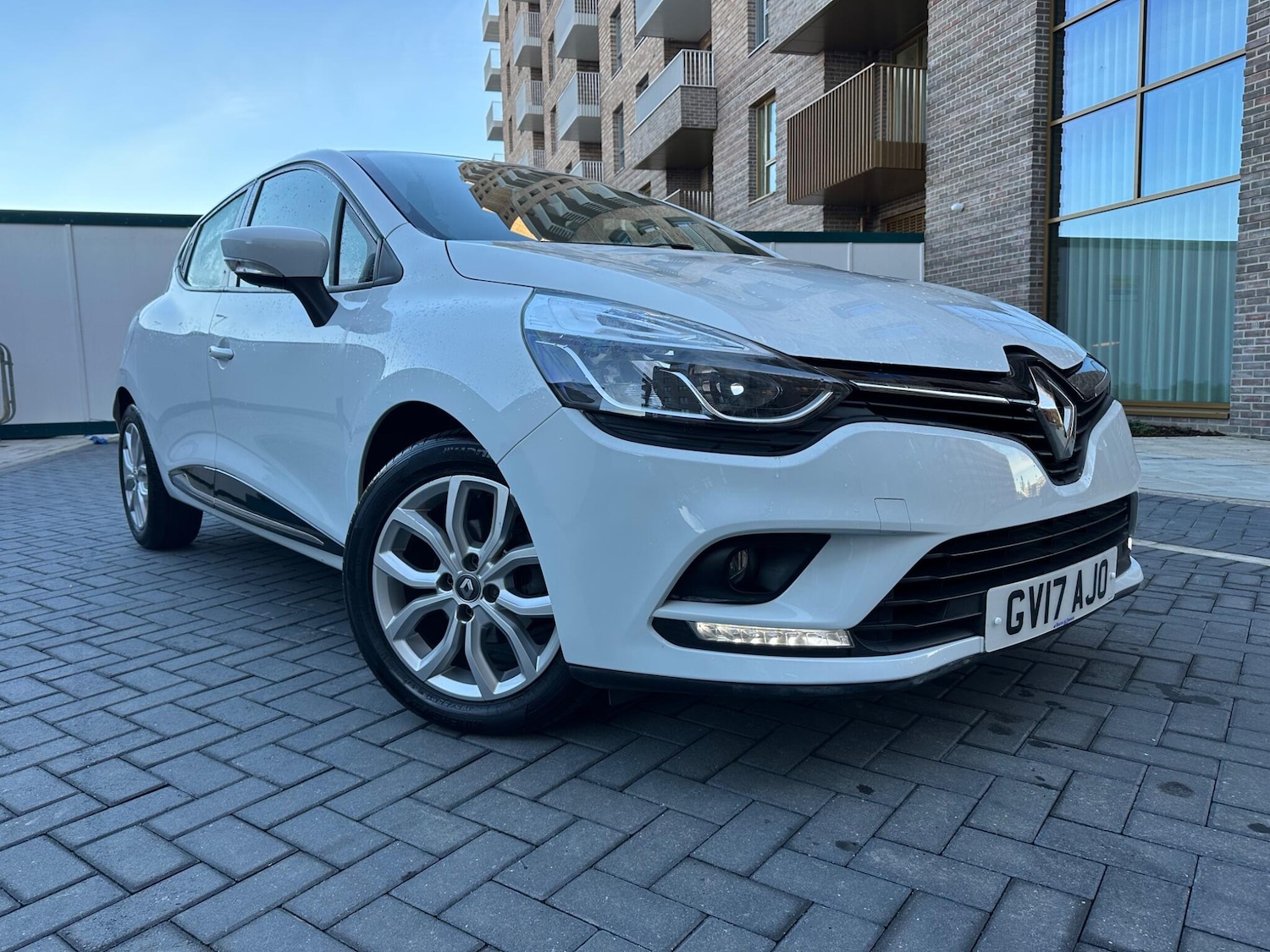 Used Renault Clio 2017 for sale - 76702063: Photo 10