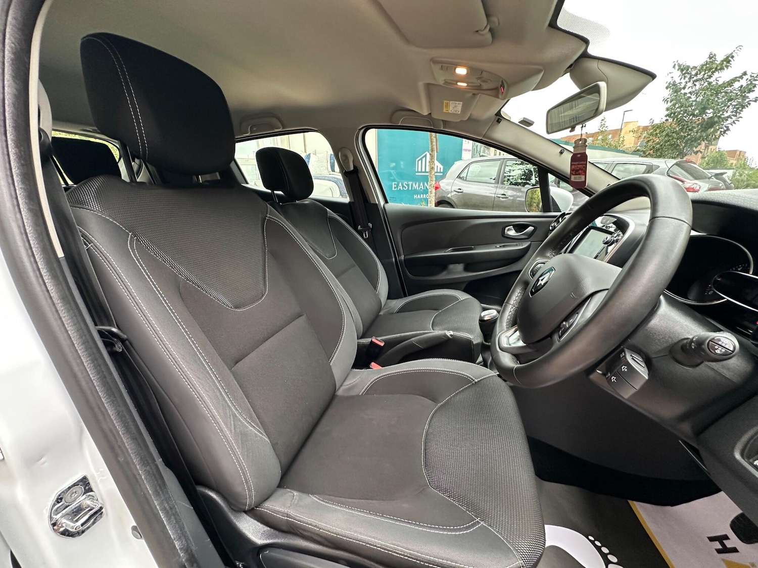 Used Renault Clio 2017 for sale - 76702063: Photo 18